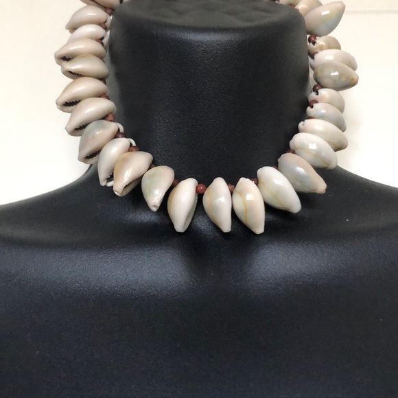 Shell necklace - Picture 2 of 2